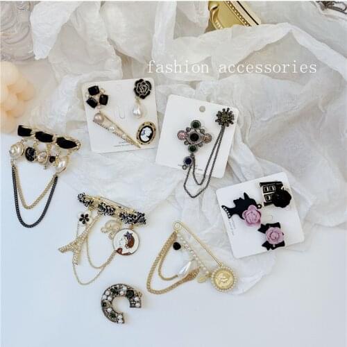 Women Girl Brooch Pins Badge Series Big Metal Rhinestone Bunny Horse Star Wholesale Coat Korean Handmade Fashion Accessories-SWF