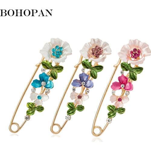 Elegant Lady Brooch New Arrival Simple Alloy Pin Rhinestone Flower Brooches For Women Fashion Jewelry Cloting Coat Jewelry Gift