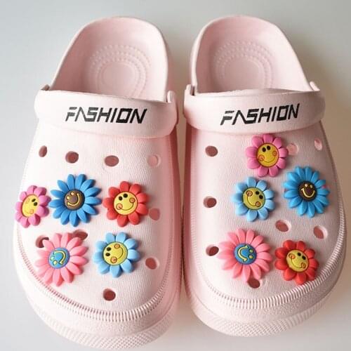 Cute flowers PVC Shoe Charms 10 pcs/set Colorful flowers Garden Shoe Buckle Decoration for croc Wristband Girls Party