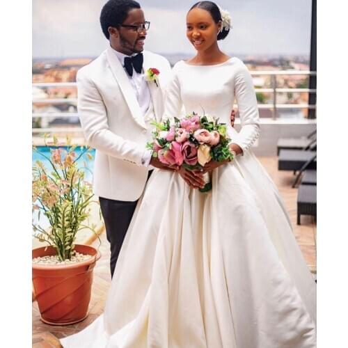 Vestido de novia Long Sleeves Muslim Ball Gown Wedding Dresses Scoop Neck Covered Buttons Back Satin African Wedding Gown