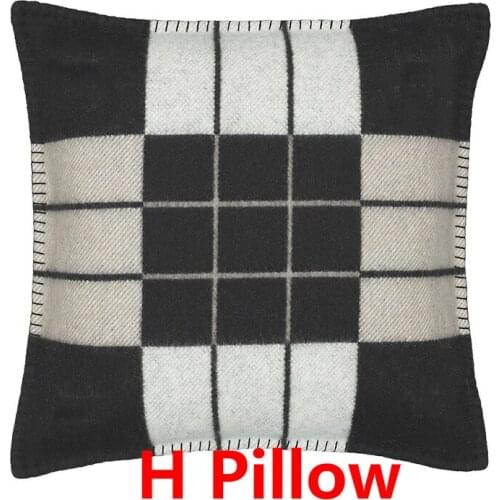 Luxury H Cashmere Pillow Crochet Soft Wool Warm Plaid Sofa Bed Fleece Knitted Striped Geometric Pillow Pillows for Sleeping