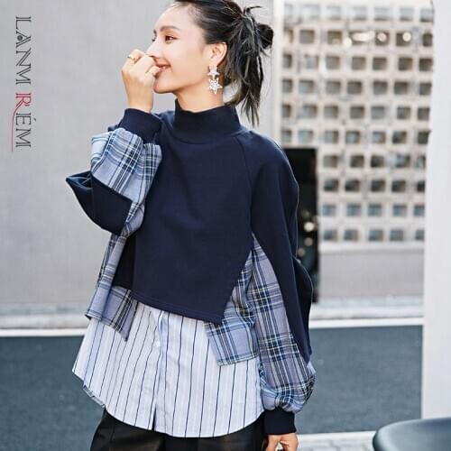 LANMREM 2021 Autumn British Style Stand Collar Contrast Asymmetrical Patchwork Black Plaid Pattern Blouse All-match Tops 2A1749