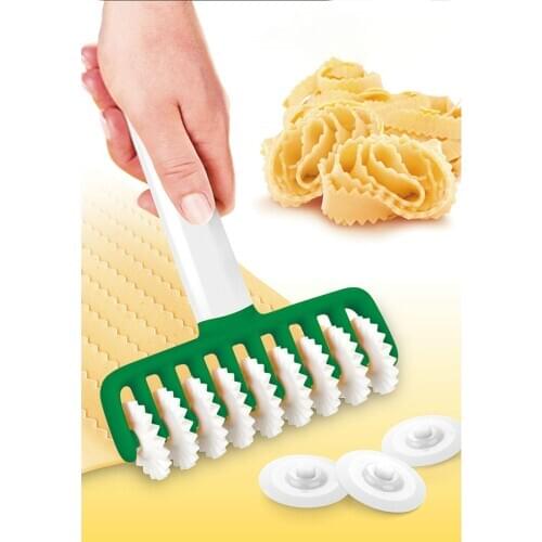 1pcs Noodles Cutter Kitchen Tool Multi Function Roller Dockers Dough Cutter Plastic Noodle Knife Pasta Instant Noodles Maker