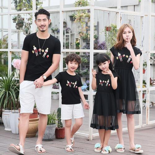 2017 New Family Set Mesh Bottom Mother/Mom and Daughter Dresses Father Son T shirt Clothes Family Clothing Parent-Child Set