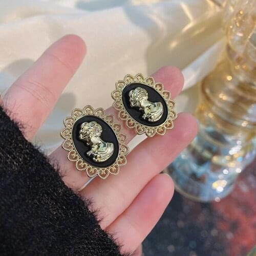 Trendy statue Head Stud Earrings Vintage Metal Geometric Dripping oil Enamel Round New Exaggerated Woman Punk Party Jewelry