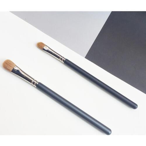 Bdbeaute The Shader Brush 242/252 - Synthetic Concealer Highlighter Cream Liquid Eyeshadow Makeup Eye Brush
