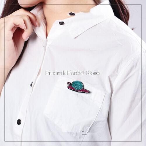 French design Indian silk hand embroidery creative brooch pin snail small animal reptile simple brooch jewelry