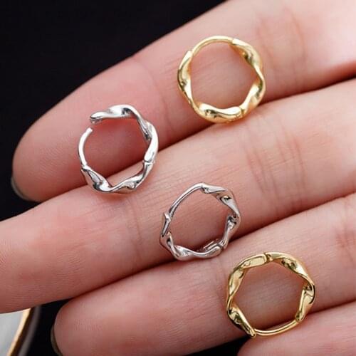 2021 Hot Sale Korean Twisted Hoop Earrings Women Gold and Silver Color Simple Temperament Exquisite Fashion Jewelry Gift Cерьга