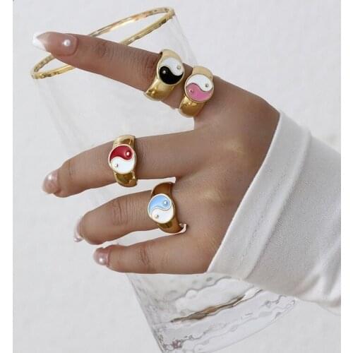 Origin Summer Kawail Black and White Tai Chi Enamel Rings for Women Gold Chunky Alloy Contrast Color Yin Yang Finger Ring Gifts