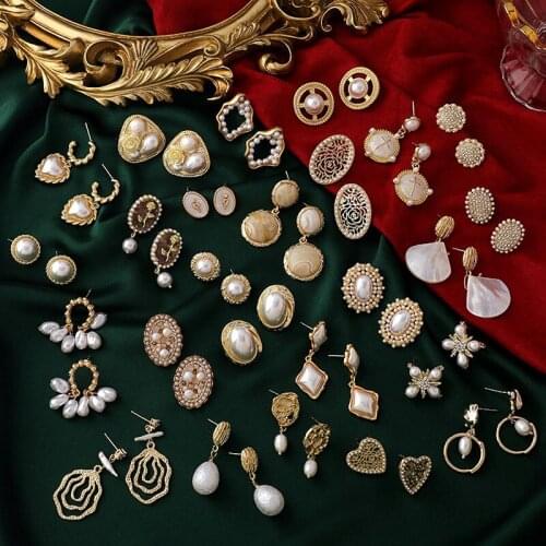 Retro Palace Style Earrings European And American Popular Fashion Simple Pearls Vintage French Drop Ears Women Jewelry