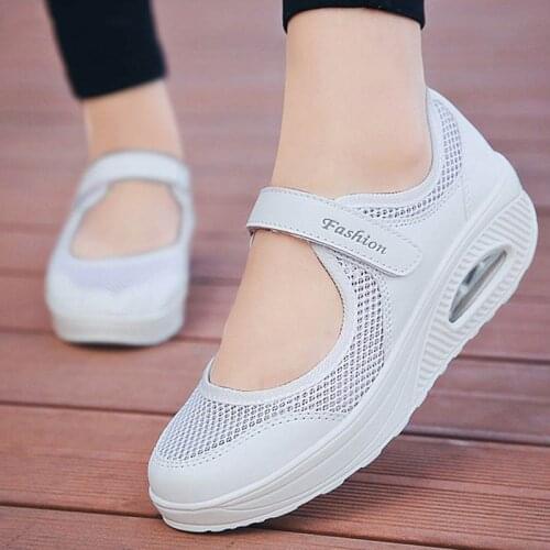 Spring new light hollow casual sneakers women fashion platform mesh breathable casual shoes women sneakers female plus size