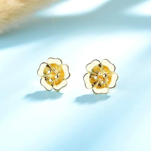 Fashion Fresh Simple Petal Ear Studs Trend Elegant Ladies Luxury Gold Color Petal Earrings Charm Women Cocktail Party Jewelry