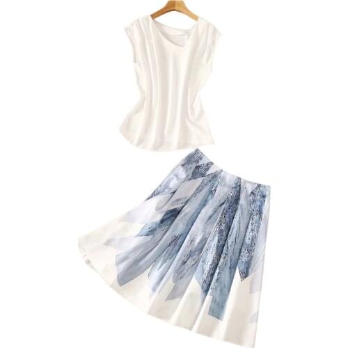 Irregular Neckline Sleeveless White Tee And Print Skirt Set