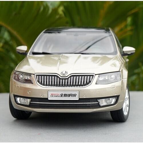 Original Authorized factory 1:18 diecast Skoda Octavia champagne gold car models, Classic toy car Models for gift, collection