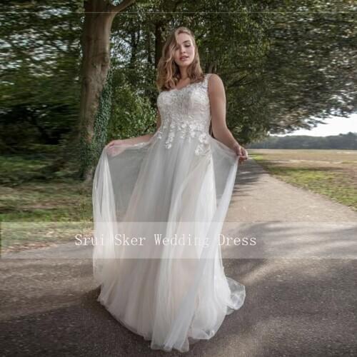 Fashion Sleeveless V-neck Plus Size Wedding Dress with Appliques A-Line Tulle Gowns Bridal Dresses Custom Made