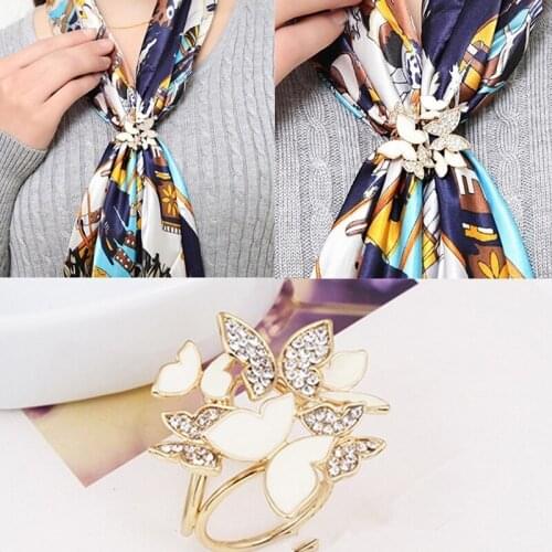 Popular Woman Tricyclic White Butterfly Scarf Holder Crystal Brooch Clips Jewelry Clothes Accessories Jewelry Gift