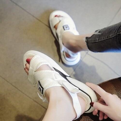 2021 Summer New Sandals and Slippers for Women To Wear Retro Korean Version of The Wild Flat Beach Shoes Ins Sandals