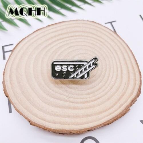 Creative Fun Silver ESC Exit Button Button Enamel Pins Personality Brooch Alloy Badge Clothes Bag Accessories Jewelry Gift