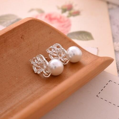 Best Selling Star Same Paragraph Rose Imitation Pearl Earrings Birthday Gift Student Jewelry Wholesale Crystal Earrings