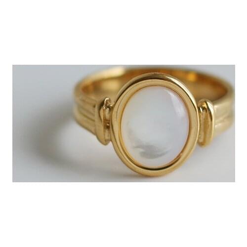 INS Hot High Quality Vintage Oval Shape White Shell Stone Gold Plated Stainless Steel Ring For Women Girl Accessories