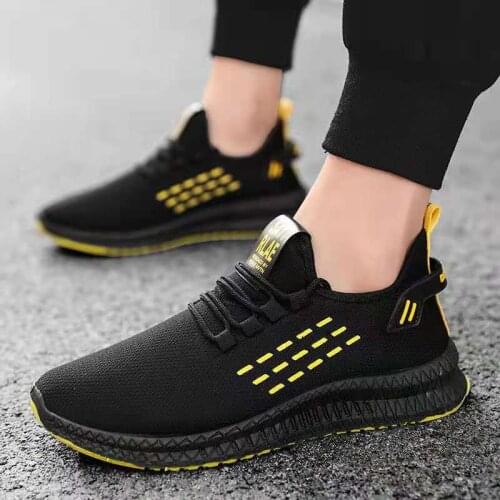 2021 New Premium Flying Woven Breathable Lightweight Sports Shoes New Fashion Comfortable Leisure Walking Training Shoes