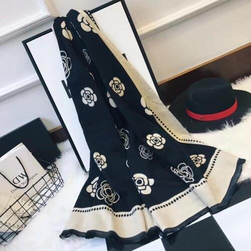 Fashion Winter scarf Warm Cashmere Scarves Flower Pattern High Quality Long Tassels Women Thicken Wrap Shawl Ladies Pashmina