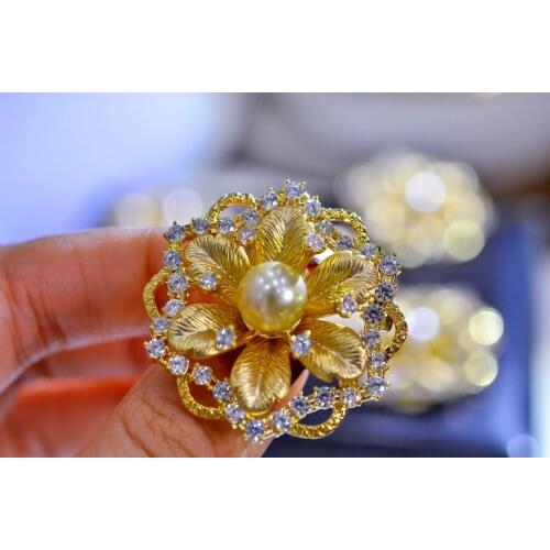 Nature Sea Salt Water Light Gold Pearl Brooch for Women Fine Presents Round Pearls 8-9mm Fine Jewelry