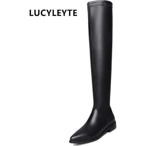 LUCYLEYTE Treads