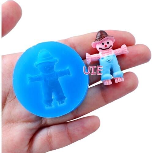 FYL132U 34.0mm x 25.4mm Strawman Silicone Mold Fondant Cake Decoration Candy Resin Clay Earrings Necklace Craft Soap Candle