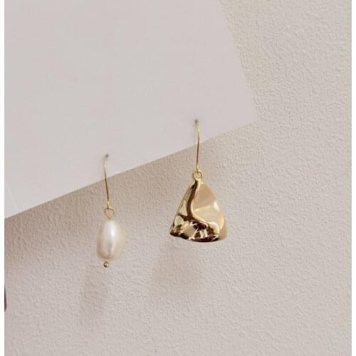 ALLNEWME Trendy Irregular Genuine Pearl Pendant Earrings for Women Ladies Asymmetry Geometric Alloy Earrings Accessories
