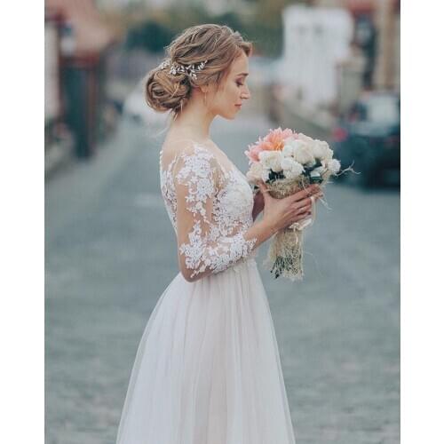 Simple Tulle Lace Applique Wedding Dresses 3/4 Long Sleeve Scalloped Floor-Length A-Line Bridal Dress Unique Covered Button