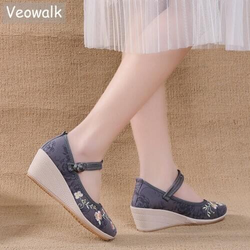 Veowalk Women Embroidered Cotton Fabric Wedge Platforms 6cm High Heel Chinese Embroidery Shoes Retro Ladies Casual Wedged Pumps