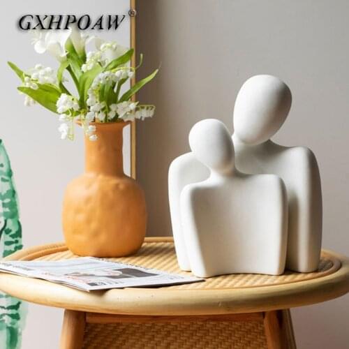 Abstract Artistic Figures Embrace Ceramic Ornaments Creative Living Room TV Cabinet Hotel Porch Desktop Decorations Home Decor