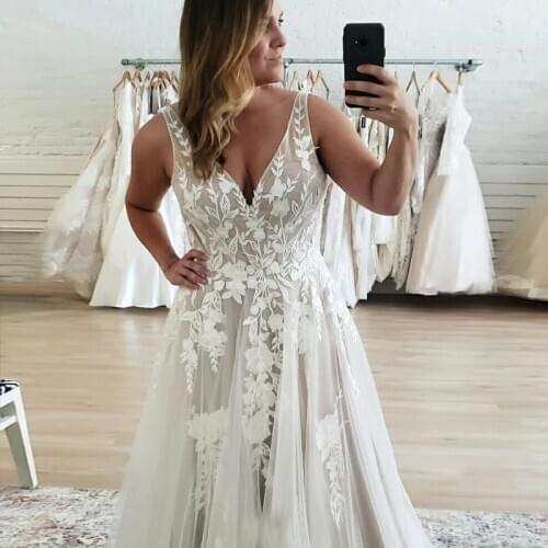 Chic Deep V-neck Lace Wedding Dress Sexy Back Vestido de Novia Sweep Train Country A-line Bridal Gown 2020