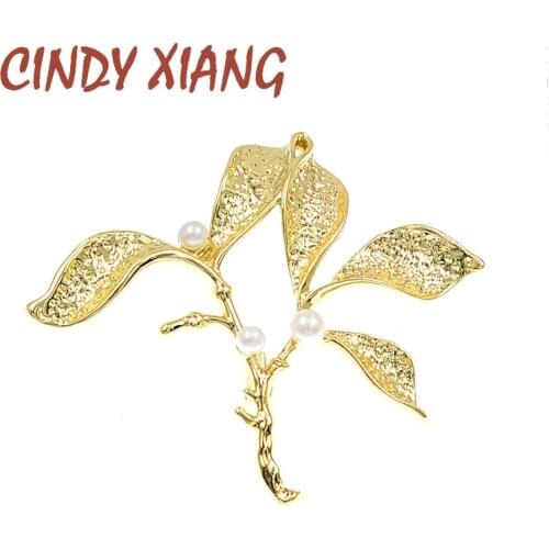 CINDY XIANG Gold Flower Plant Brooches Women Wedding Party Brooch Pins Gifts Simulated Pearls Simple Pin Dress Coat Accessories