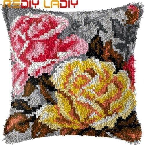 Latch Hook Cushion Two Roses Pre-Printed Canvas Cushion Front Acrylic Yarn Crochet Pillow Case Kits Sofa Bed Pillows Home Decor