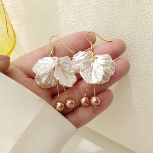 Mihan Fashion Jewelry Flower Earrings Sweet Design Hot Selling Simulated Pearls Dangle Earrings For Girl Lady Gifts
