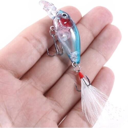 Free Fisher 5pcs Mini Crankbaits 4.5cm 4g Feather Hook Plastic Fishing Lures 3D Eyes Hard Wobblers Fishing Tackle