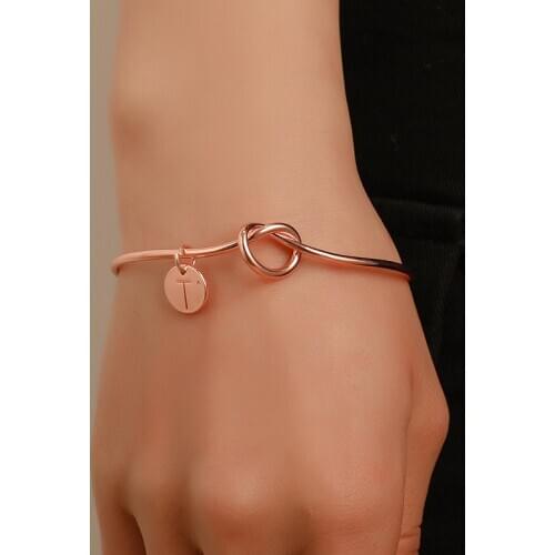 Orgin Summer Korean Fashiont Metal Letter Knotted Bracelet for Women Exquisite Open Bracelet Everyday Jewellery Accessories