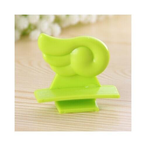Creative portable toilet cover home angel wings shape toilet seat cover flip cover uncovering portable handle