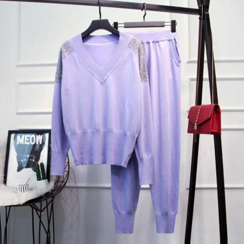 2021 new knitted suit womens fashion bright diamond decoration V-neck sweater and casual ice silk pants 2-piece set