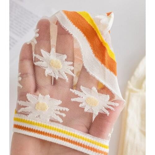 Funny Socks Silk Little Daisy Korea Japanese Fashion Crystal Silk Women Socks Casual Breathable Personality College Style Socks