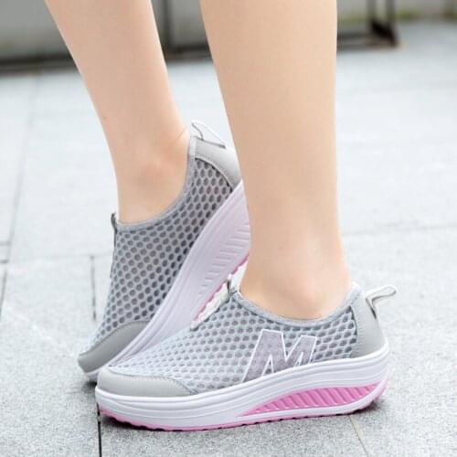 Women Running Shoes soft bottom sneakers breathable mesh platform shoes women Cushioning Height Platform Breathable cushioning
