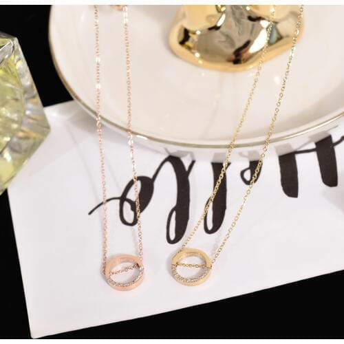 YUN RUO 2018 Rose Gold Color Luxury Qualities Fashion Crystal Round Pendant Necklace Titanium Steel Jewelry Woman Gift Not Fade