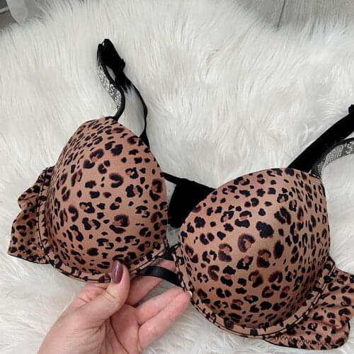 DERUILADY Sexy Seamless Self Adhesive Fly Bras Strapless Push Up Bra Wireless Stick On Lingerie Invisible Silicone Women Bra
