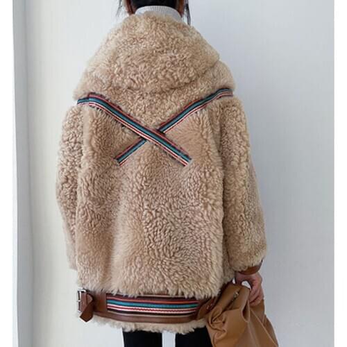 2020 Winter Thickened Warm Faux lamb Wool Coat New ladies long-sleeved hooded fur coat coat fashion fur stitching lamb wool coat