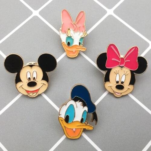 Mickey Mouse Donald Duck Brooch Cute Cartoon Disney Brooches Anime Figure Minnie Daisy Badge Pins for Children