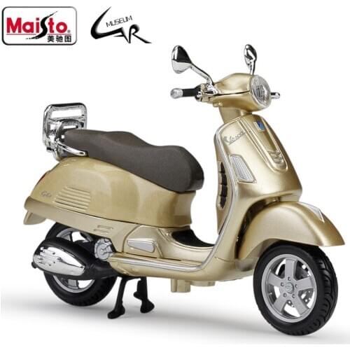 Maisto 1:18 Vespa GTS 300 Model Car Simulation Alloy Motorcycle Metal Toy Car Childrens Toy Gift Collection
