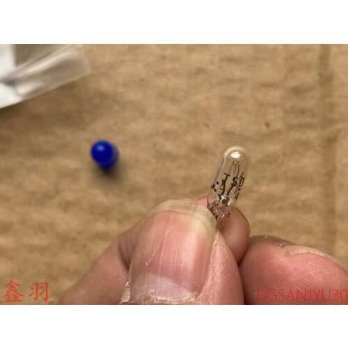 Mitsubishi Outlander ASX instrument desk glove box glove box light bulb light bulb blue cap 14v1.4w MB958398