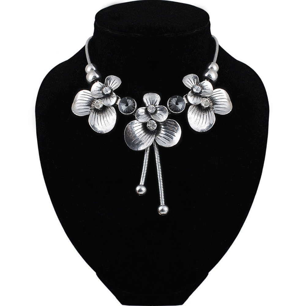 Women Necklace Alloy Statement Necklaces Pendants Vintage Jewelry Flower Necklace